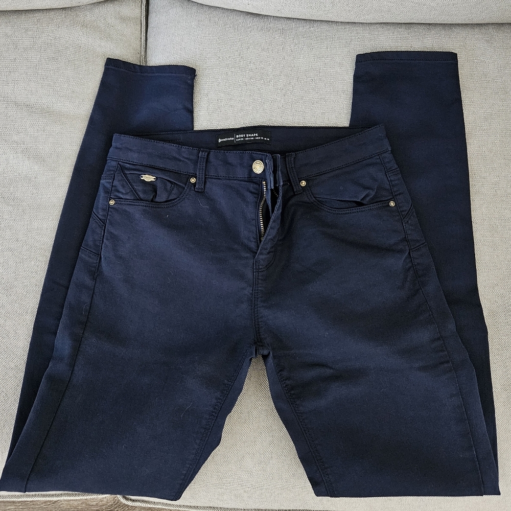 Stradivarius Body Shape Pants (Size 6)